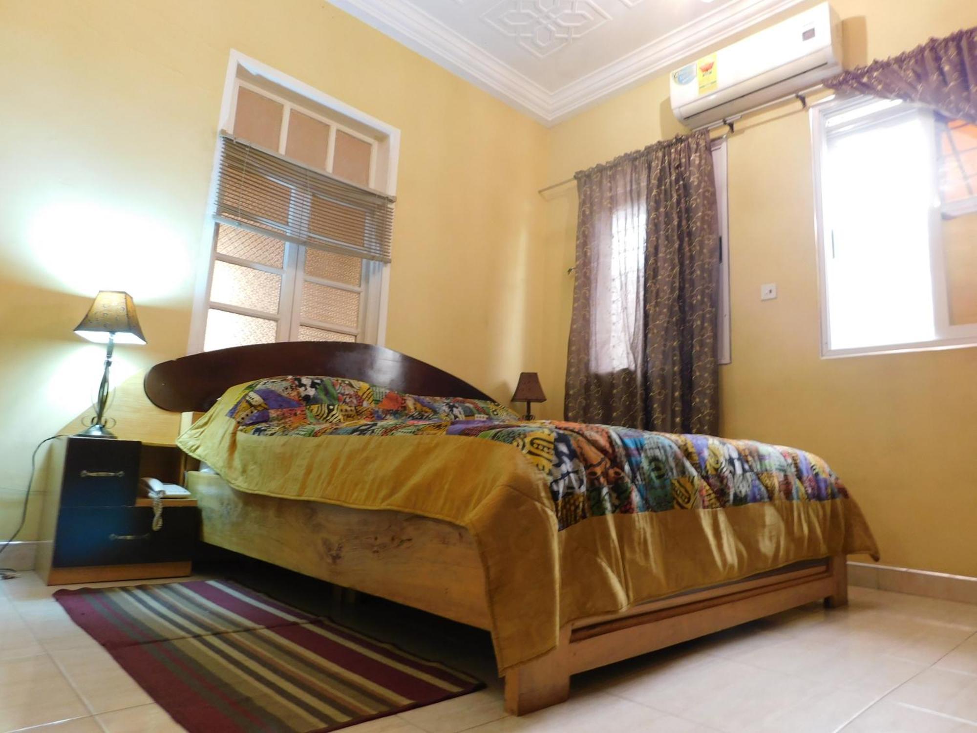 Jesiwa B'S Little Palace Accra Exteriér fotografie