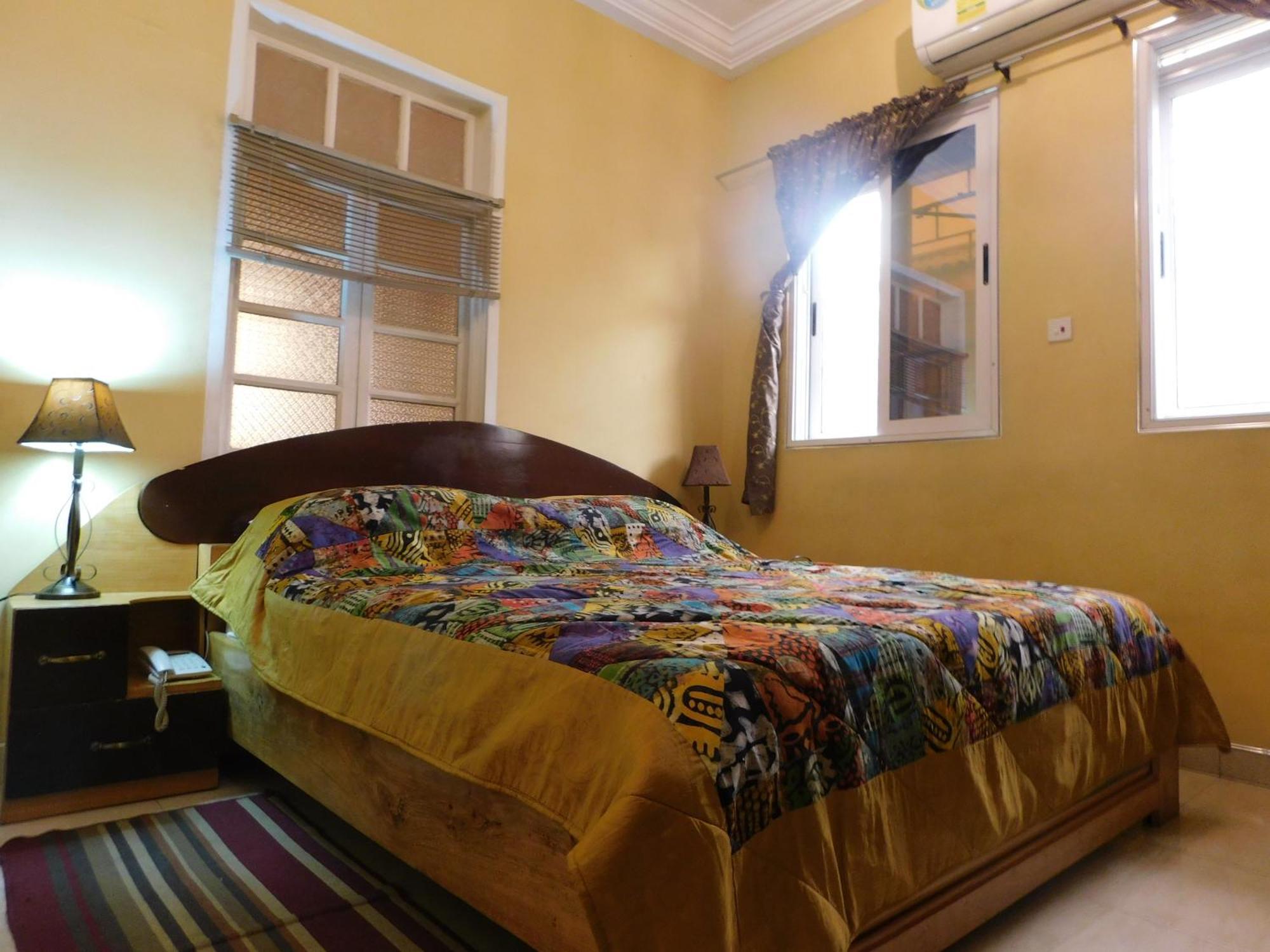 Jesiwa B'S Little Palace Accra Exteriér fotografie