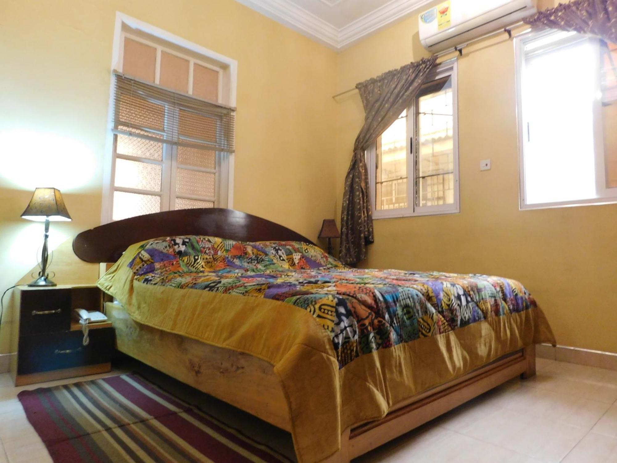 Jesiwa B'S Little Palace Accra Exteriér fotografie