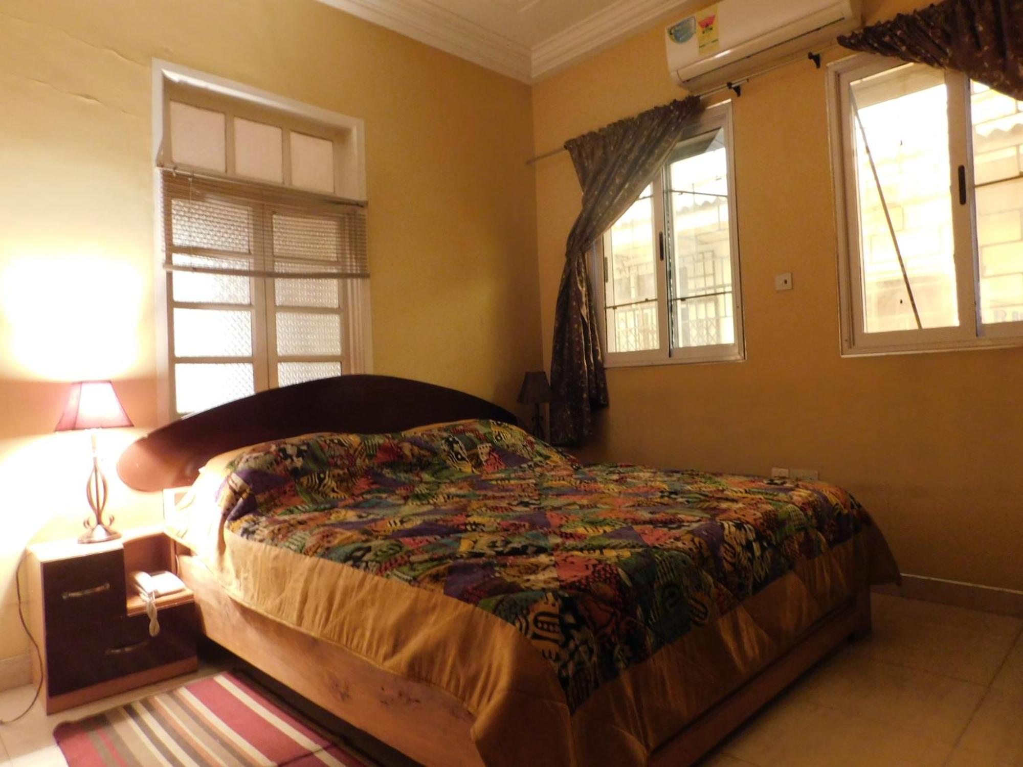 Jesiwa B'S Little Palace Accra Exteriér fotografie